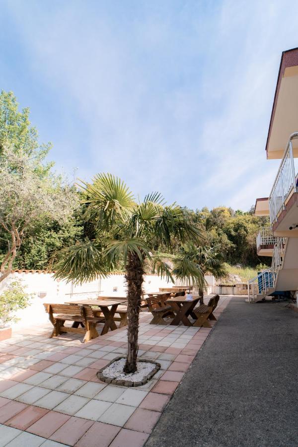 Villa Katharina Утеха Екстериор снимка