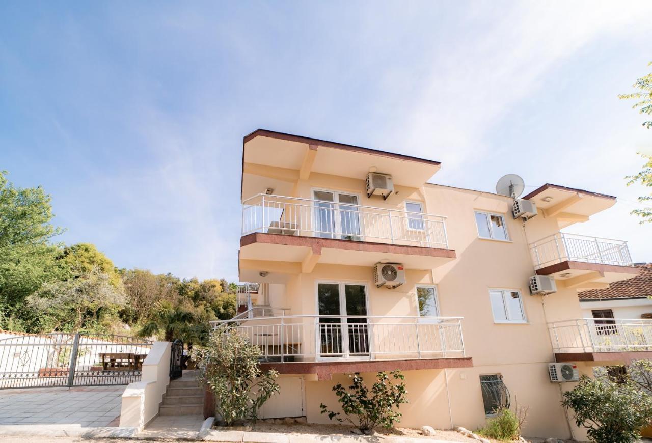 Villa Katharina Утеха Екстериор снимка